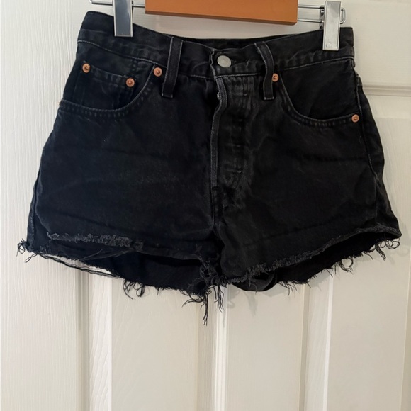Levi’s 501 high rise button fly distressed black shorts size 25 - Picture 2 of 10